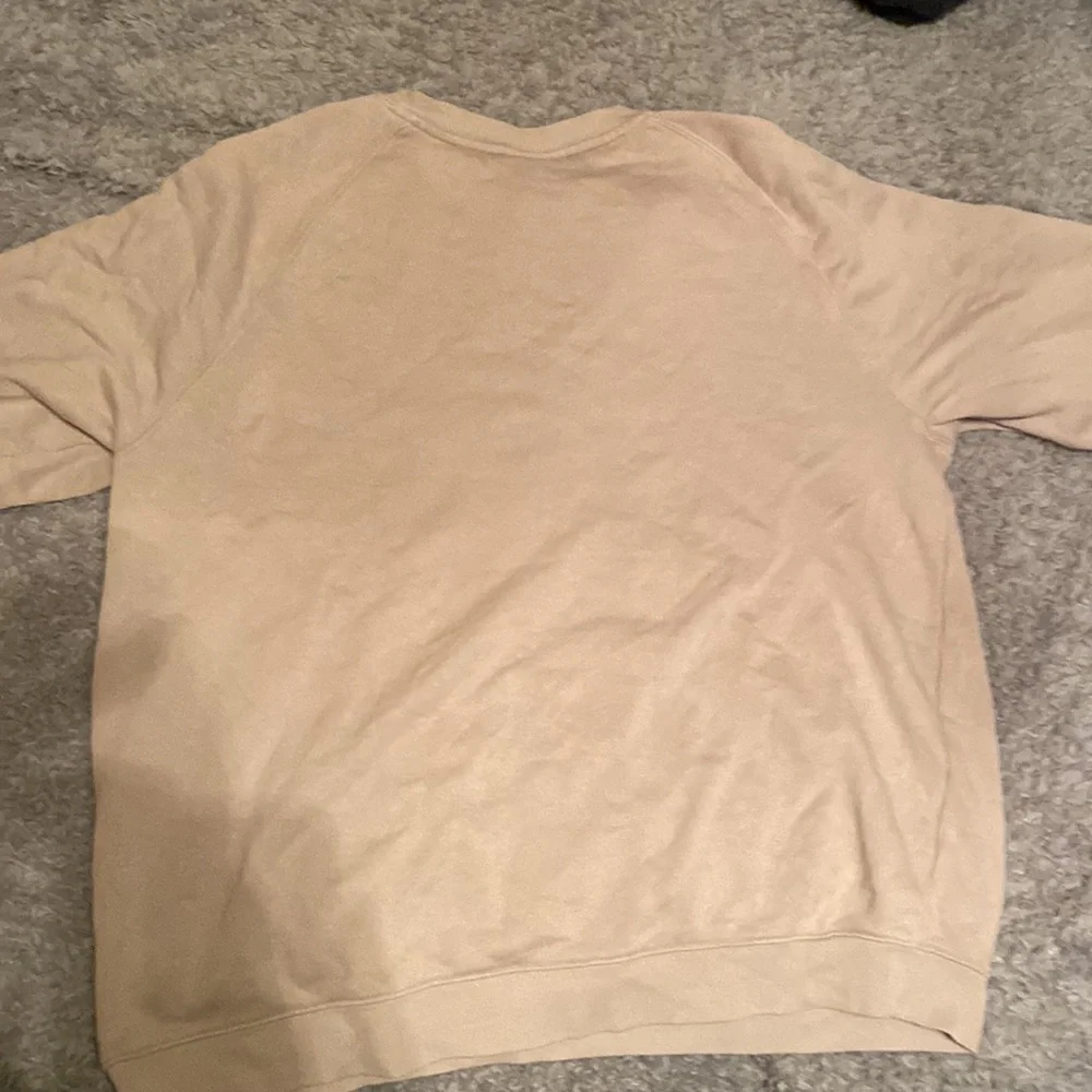 Crew neck, size L, Like New - Picture 4 of 6